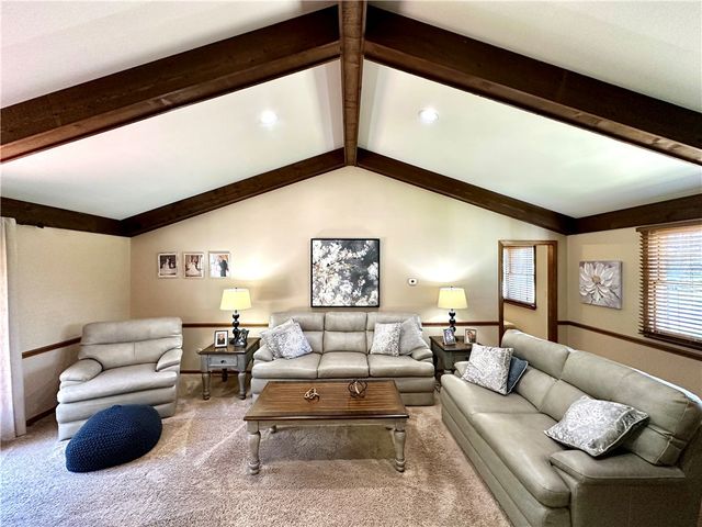 611 W Englewood Ave, Neshannock Twp, PA 16105