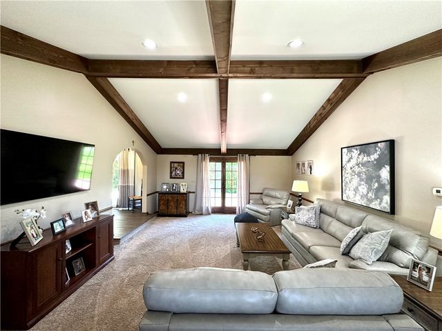 611 W Englewood Ave, Neshannock Twp, PA 16105