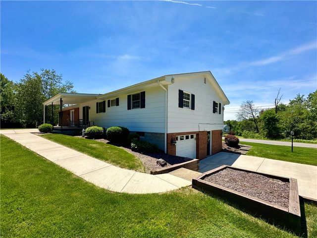 611 W Englewood Ave, Neshannock Twp, PA 16105