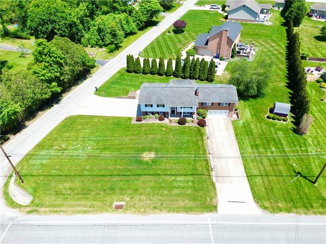 611 W Englewood Ave, Neshannock Twp, PA 16105