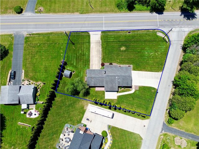 611 W Englewood Ave, Neshannock Twp, PA 16105