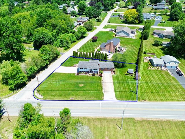 611 W Englewood Ave, Neshannock Twp, PA 16105
