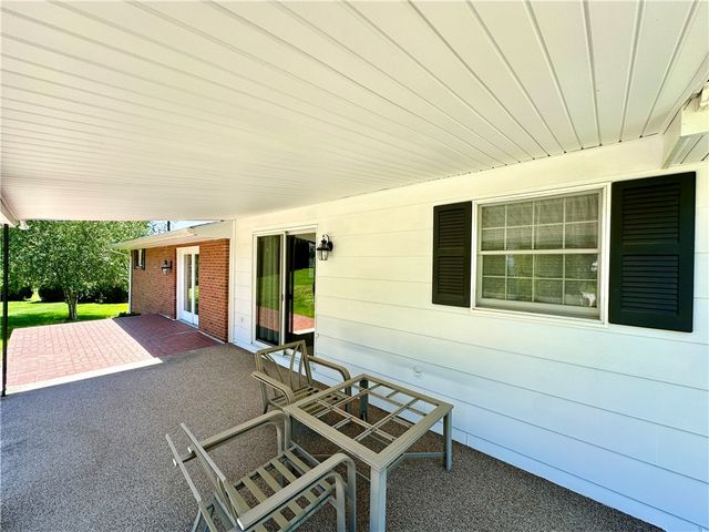 611 W Englewood Ave, Neshannock Twp, PA 16105