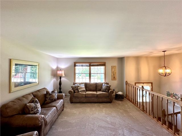 611 W Englewood Ave, Neshannock Twp, PA 16105