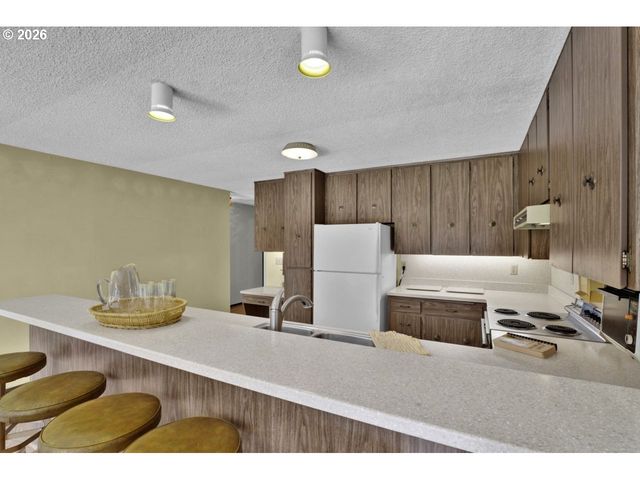 4448 KNOOP Ave, Eugene, OR 97402