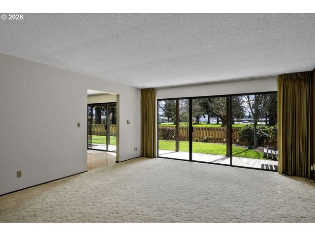 4448 KNOOP Ave, Eugene, OR 97402