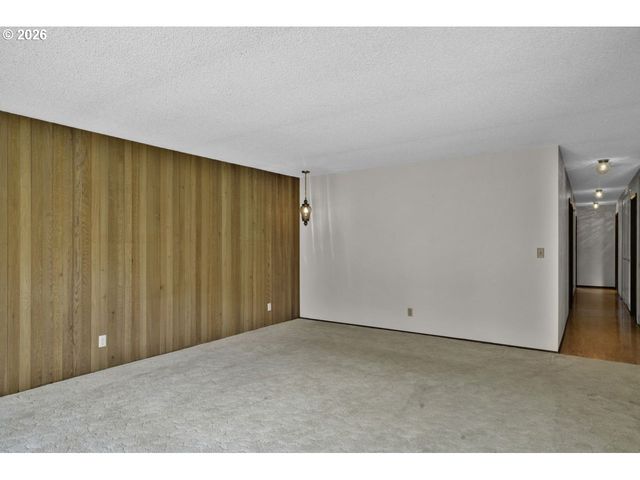 4448 KNOOP Ave, Eugene, OR 97402