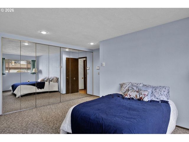 4448 KNOOP Ave, Eugene, OR 97402