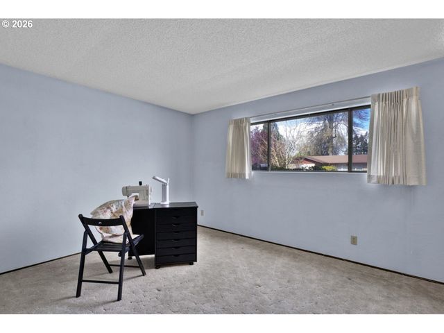 4448 KNOOP Ave, Eugene, OR 97402