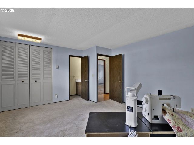 4448 KNOOP Ave, Eugene, OR 97402