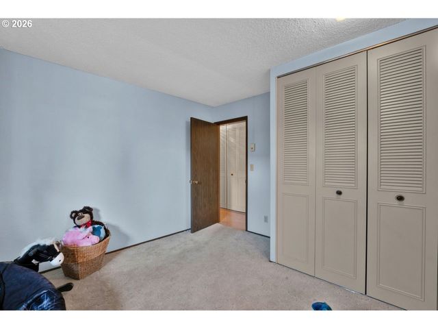 4448 KNOOP Ave, Eugene, OR 97402