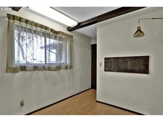 4448 KNOOP Ave, Eugene, OR 97402