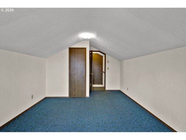 4448 KNOOP Ave, Eugene, OR 97402