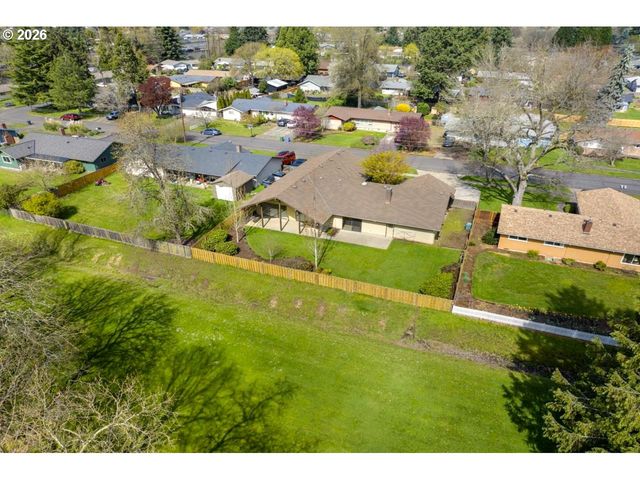 4448 KNOOP Ave, Eugene, OR 97402