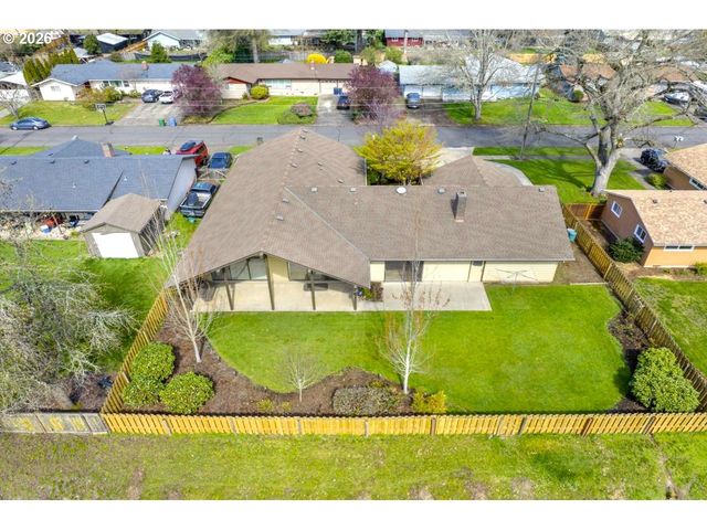 4448 KNOOP Ave, Eugene, OR 97402