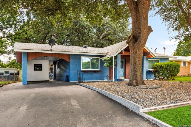 447 Lockener, New Braunfels, TX 78130