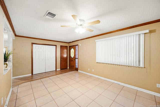 447 Lockener, New Braunfels, TX 78130