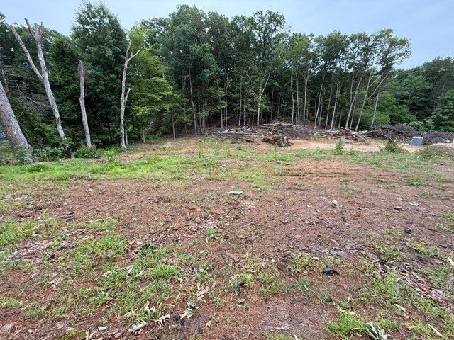 213 Alpine Dr, Southbridge, MA 01550