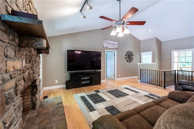 2844 Burnt Mountain Road, Jasper, GA 30143