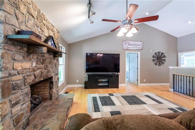 2844 Burnt Mountain Road, Jasper, GA 30143