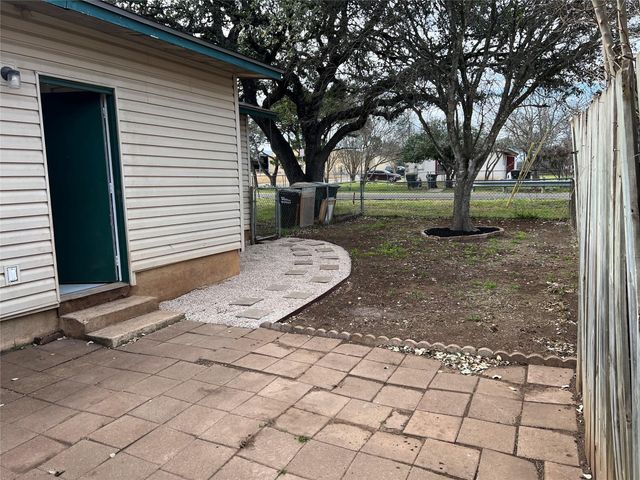 1312 Dartmouth ST A, San Marcos, TX 78666