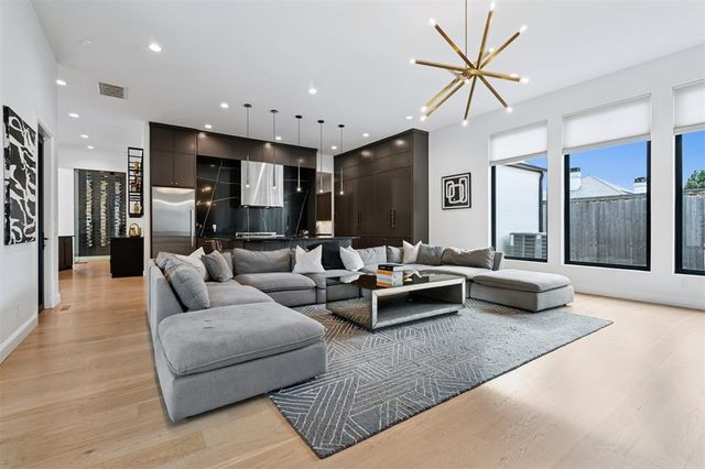 2525 Somerset Place, Oklahoma City, OK 73116