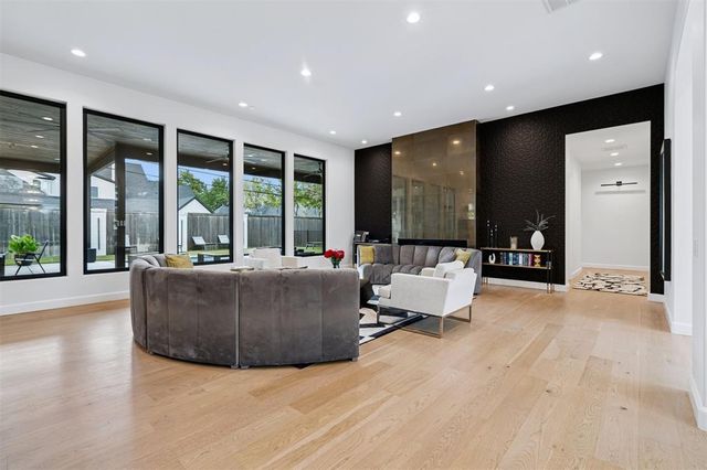 2525 Somerset Place, Oklahoma City, OK 73116