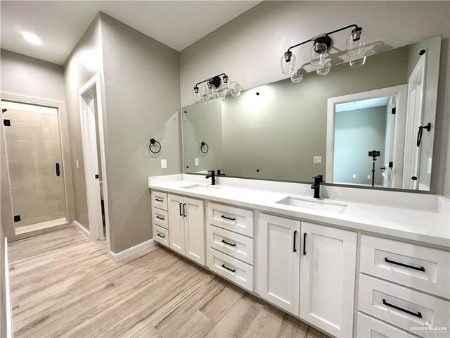 8904 N 27th Lane, Mcallen, TX 78504