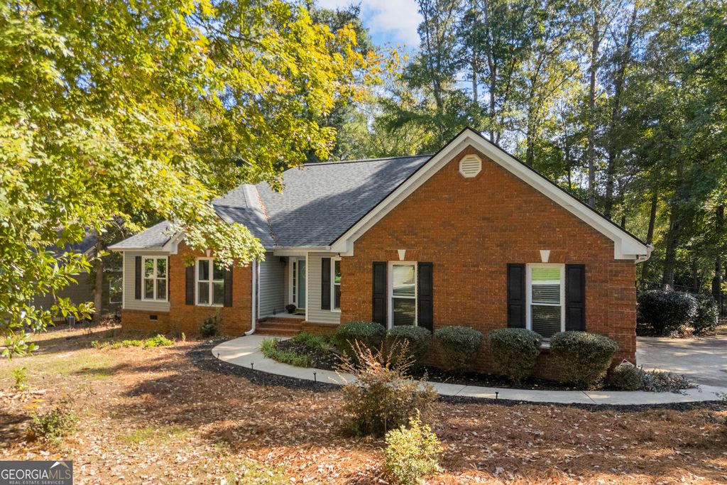 145 Crestview Drive, Jefferson, GA 30549 — exterior