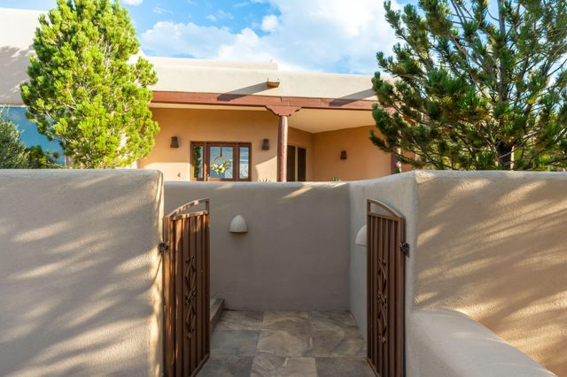 50 Anasazi Trails Loop, Placitas, NM 87043