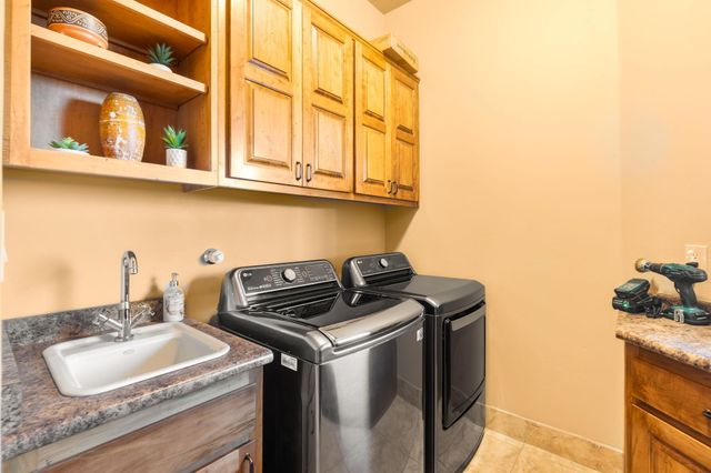 50 Anasazi Trails Loop, Placitas, NM 87043