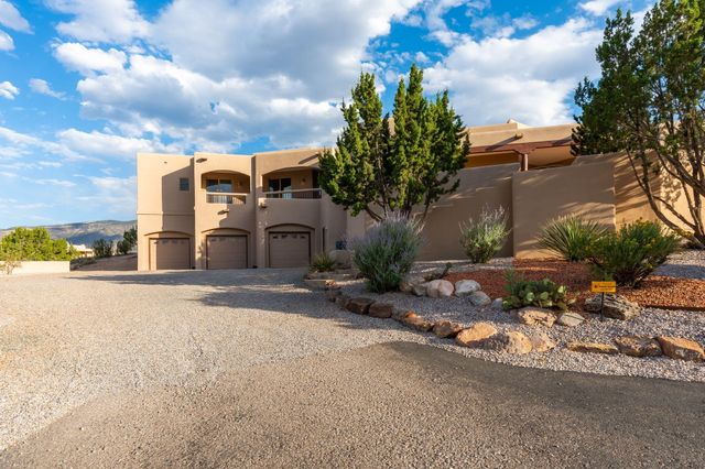 50 Anasazi Trails Loop, Placitas, NM 87043
