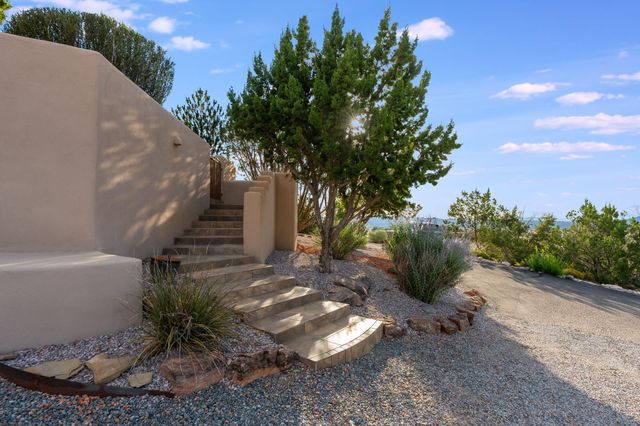 50 Anasazi Trails Loop, Placitas, NM 87043