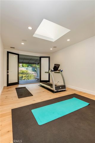 4550 Encino Avenue, Encino, CA 91316