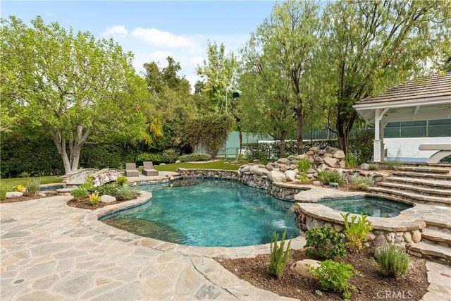 4550 Encino Avenue, Encino, CA 91316