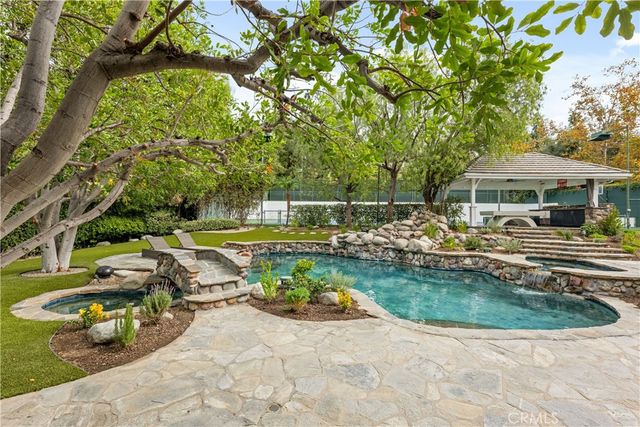 4550 Encino Avenue, Encino, CA 91316