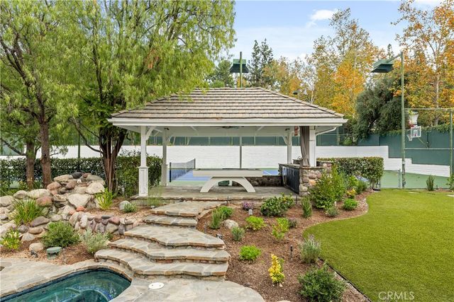 4550 Encino Avenue, Encino, CA 91316