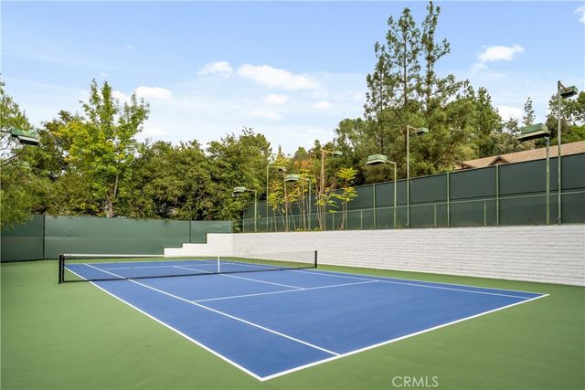 4550 Encino Avenue, Encino, CA 91316