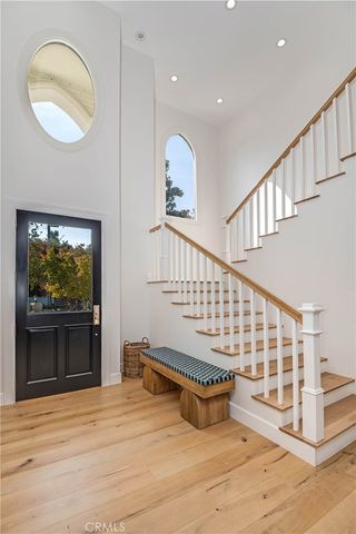 4550 Encino Avenue, Encino, CA 91316