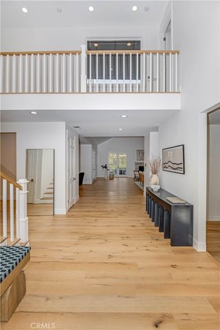 4550 Encino Avenue, Encino, CA 91316