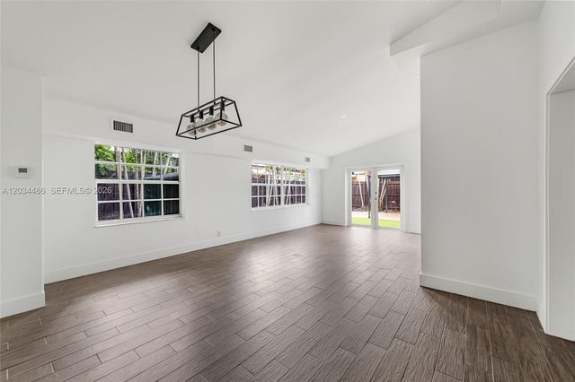 6768 SW 104th Avenue, Miami, FL 33173