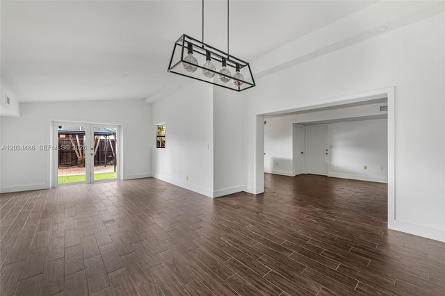 6768 SW 104th Avenue, Miami, FL 33173