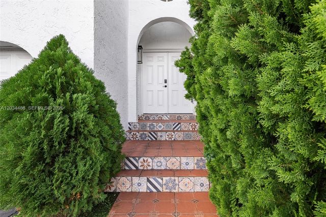 6768 SW 104th Avenue, Miami, FL 33173