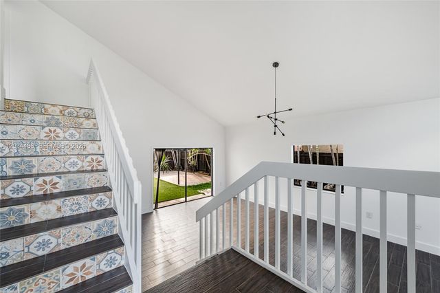 6768 SW 104th Avenue, Miami, FL 33173