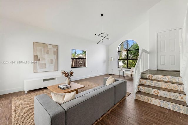 6768 SW 104th Avenue, Miami, FL 33173