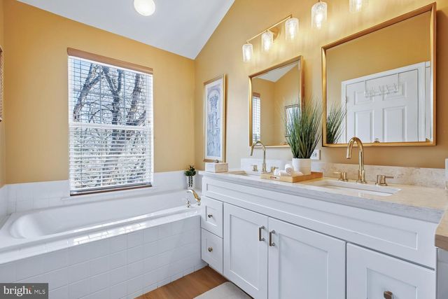 9752 ATHLETIC WAY, Gaithersburg, MD 20878