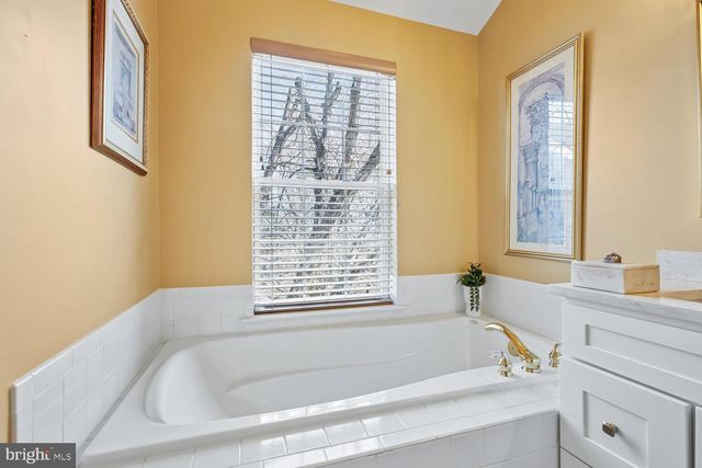 9752 ATHLETIC WAY, Gaithersburg, MD 20878