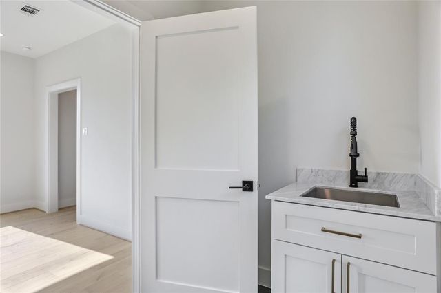 1112 Dart Street, Houston, TX 77007