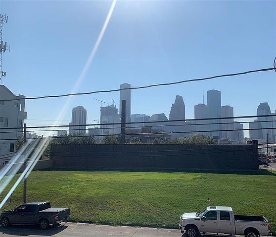 1112 Dart Street, Houston, TX 77007