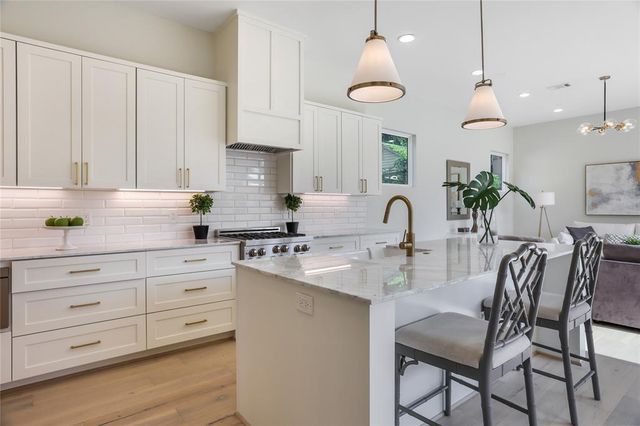1112 Dart Street, Houston, TX 77007